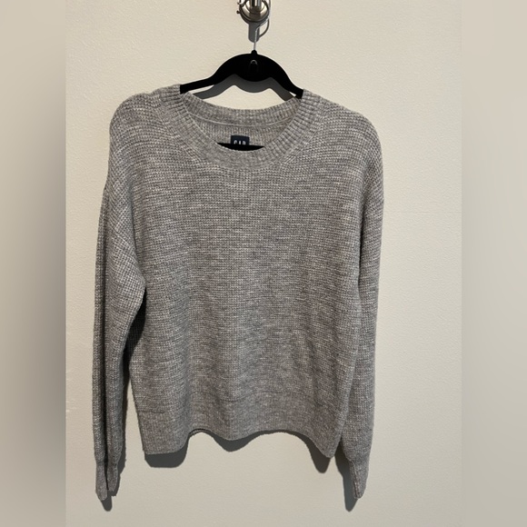 Medium gray gap sweater - Picture 2 of 2
